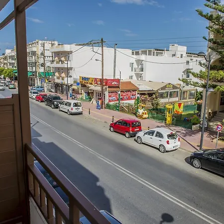 Velissarios מלון דירות 3*